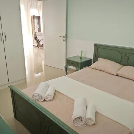 Four Seasons Life 1, * Trikomo