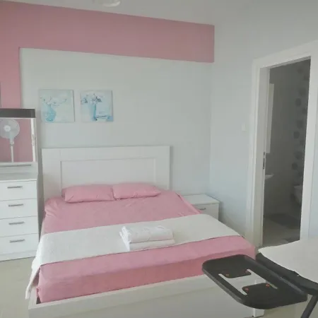 Appartement Four Seasons Life 1, Trikomo