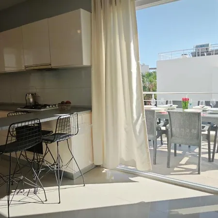 Four Seasons Life 1, Appartement *